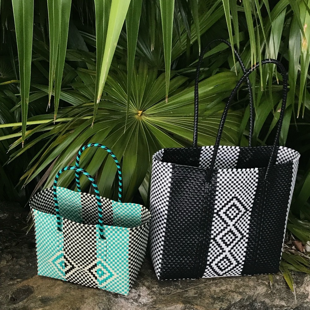 NWOT HANDWOVEN AND SUSTAINABLE MEDIUM TURQUOISE, BLACK & CREAM TOTE BAG, MEXICAN - Picture 9 of 9
